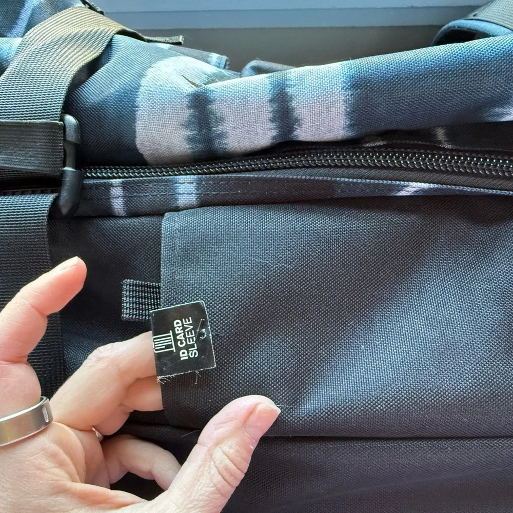 Dakine Split Roller Luggage 110L - like NEW! - Picture 11 of 14